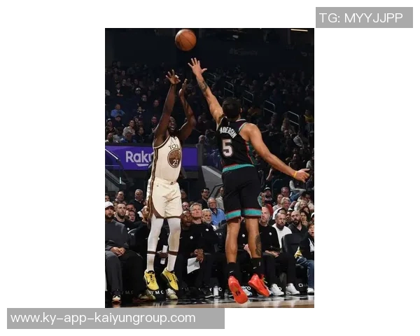 巴特勒表现低迷15投仅5中贡献20分8板5助下半场状态更差仅8投2中