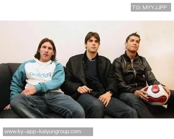 印尼球员卡卡罗纳尔多梅西走红球衣照点赞破两万六千